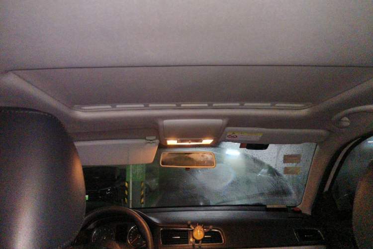 Used Volkswagen Gran Lavida 2013 1.4 TSI Automatic Comfort Model Headliner