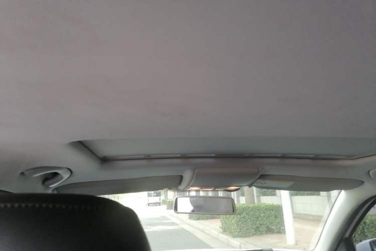 Used Volkswagen Gran Lavida 2013 1.6L Automatic Comfort Model Headliner