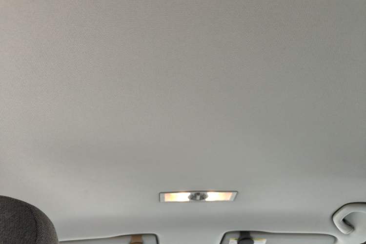Used Volkswagen Gran Lavida 2013 1.6L Automatic Fashion Model Headliner