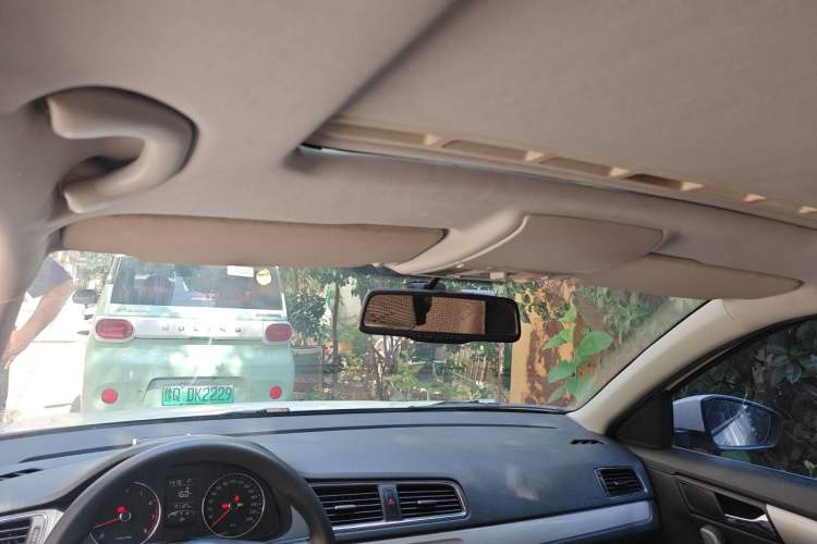 Used Volkswagen Gran Lavida 2013 1.6L Automatic Comfort Model Headliner
