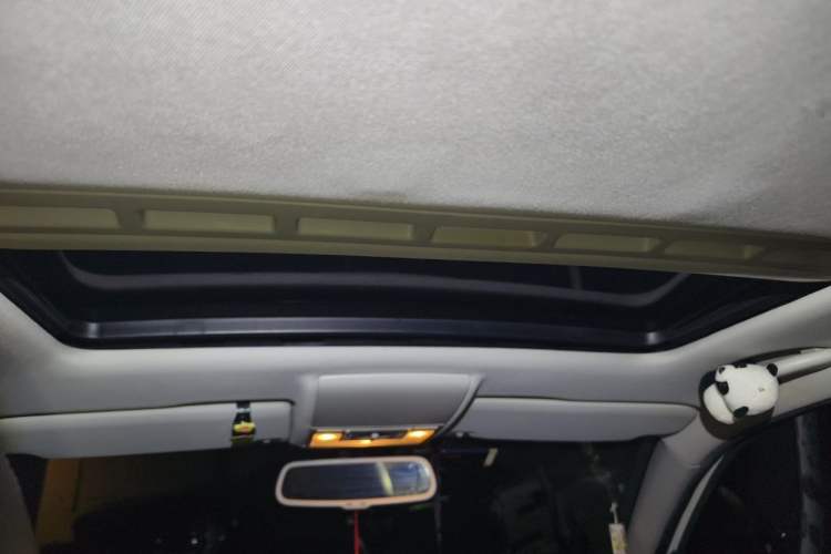 Used Volkswagen Gran Lavida 2013 1.4 TSI Automatic Luxury Model Headliner