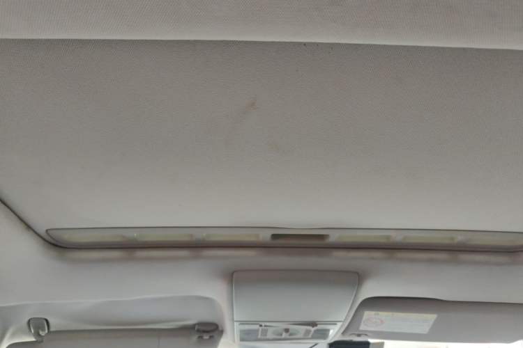 Used Volkswagen Gran Lavida 2013 1.6L Automatic Comfort Model Headliner