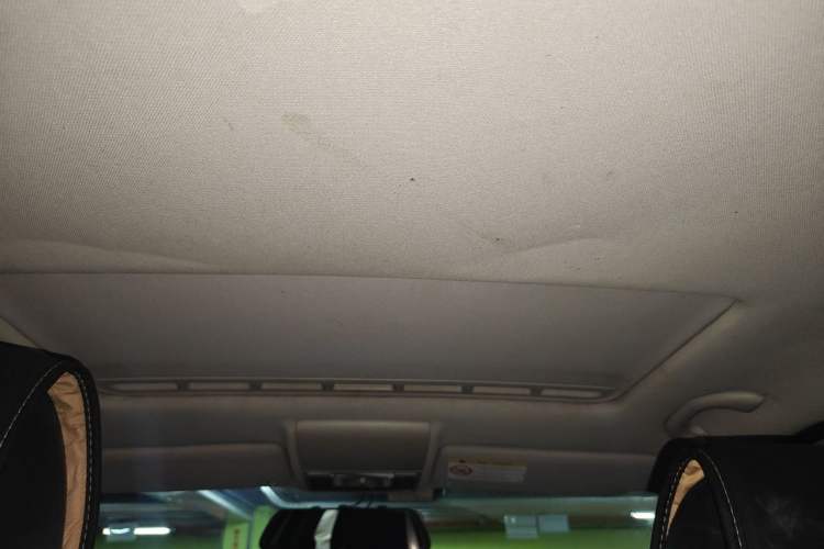 Used Volkswagen Gran Lavida 2013 1.6L Automatic Comfort Model Headliner