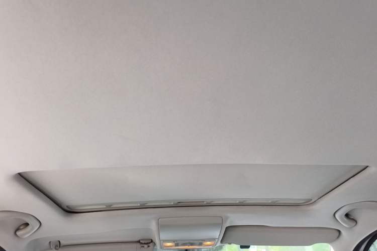 Used Volkswagen Gran Lavida 2013 1.6L Automatic Luxury Model Headliner