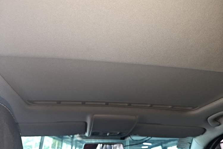 Used Volkswagen Gran Lavida 2013 1.6L Automatic Comfort Model Headliner