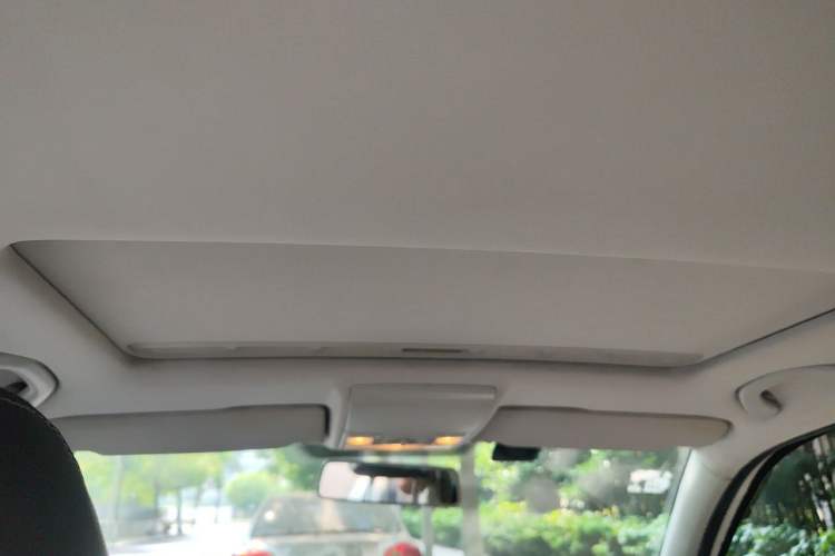 Used Volkswagen Gran Lavida 2013 1.6L Automatic Comfort Model Headliner