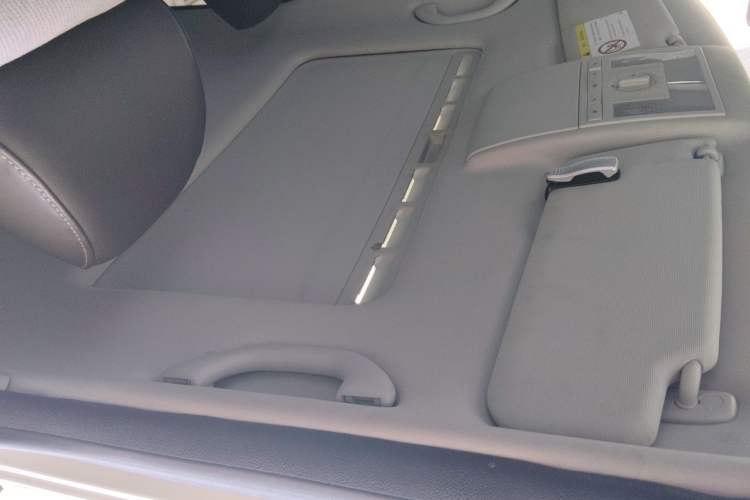 Used Volkswagen Gran Lavida 2013 1.4 TSI Automatic Comfort Model Headliner