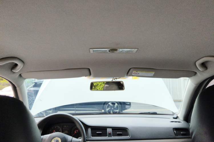 Used Volkswagen Gran Lavida 2013 1.6L Automatic Fashion Model Headliner