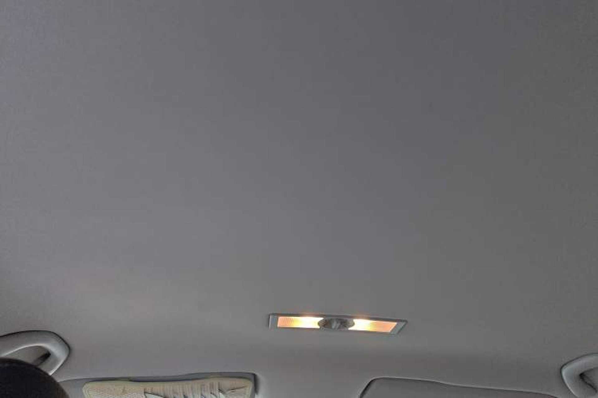 Used Volkswagen Gran Lavida 2013 1.6L Manual Fashion Model Headliner