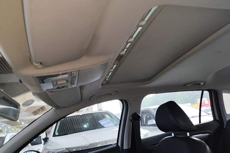 Used Volkswagen Gran Lavida 2013 1.6L Automatic Comfort Model Headliner