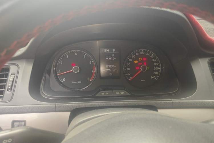 Used Volkswagen Gran Lavida 2013 1.6L Automatic Fashion Model Instrument Cluster