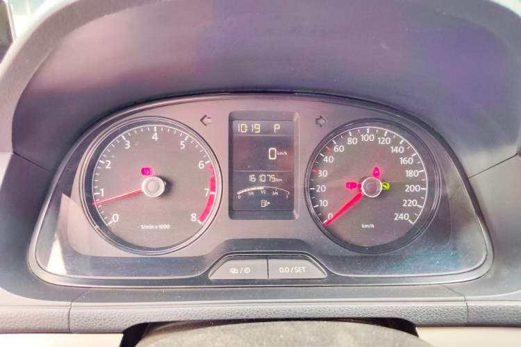 Used Volkswagen Gran Lavida 2013 1.6L Automatic Fashion Model Instrument Cluster