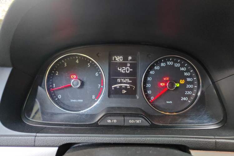 Used Volkswagen Gran Lavida 2013 1.6L Automatic Comfort Model Instrument Cluster