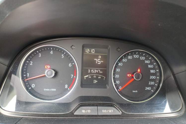 Used Volkswagen Gran Lavida 2013 1.6L Manual Comfort Model Instrument Cluster