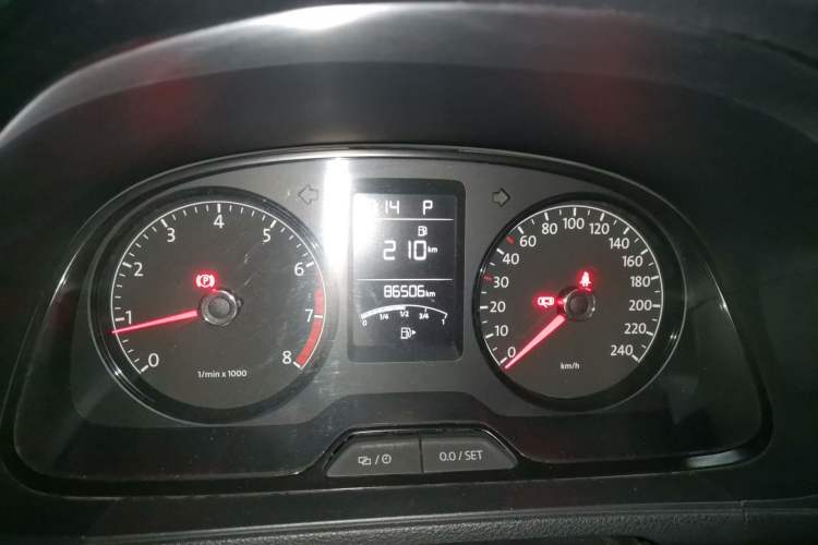 Used Volkswagen Gran Lavida 2013 1.6L Automatic Fashion Model Instrument Cluster