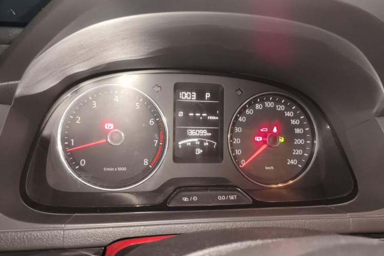 Used Volkswagen Gran Lavida 2013 1.4 TSI Automatic Comfort Model Instrument Cluster