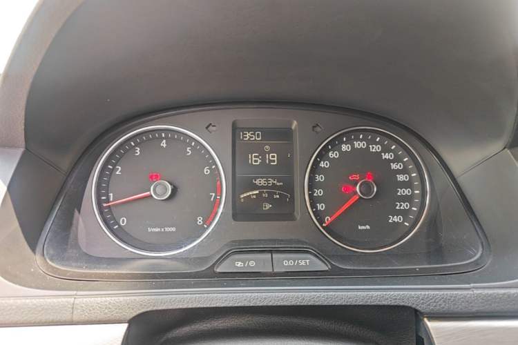Used Volkswagen Gran Lavida 2013 1.6L Manual Comfort Model Instrument Cluster