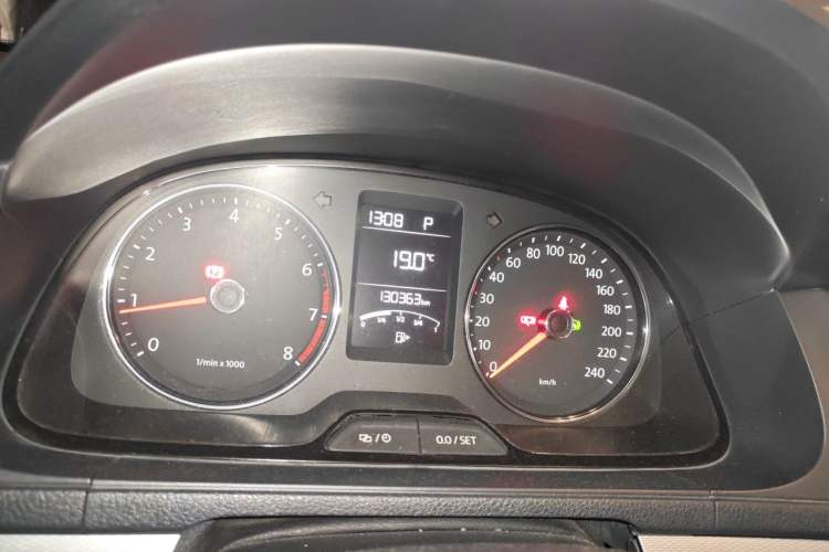 Used Volkswagen Gran Lavida 2013 1.6L Automatic Comfort Model Instrument Cluster