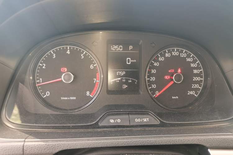 Used Volkswagen Gran Lavida 2013 1.6L Automatic Fashion Model Instrument Cluster