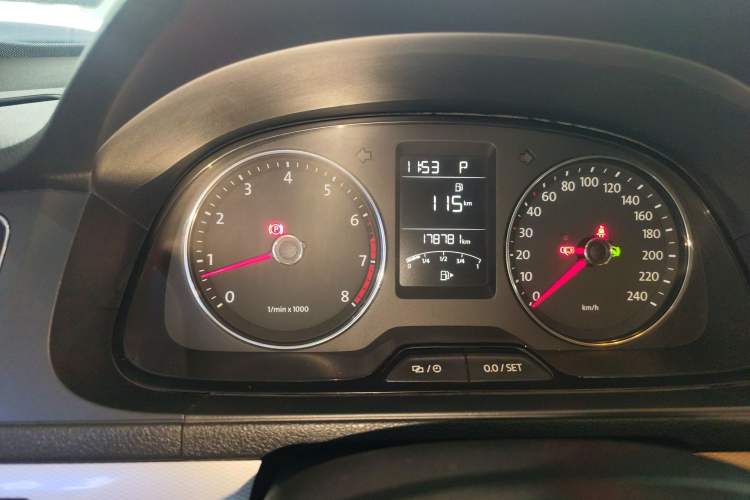 Used Volkswagen Gran Lavida 2013 1.4 TSI Automatic Comfort Model Instrument Cluster