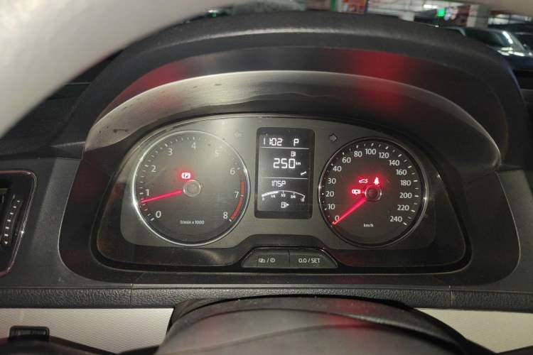 Used Volkswagen Gran Lavida 2013 1.4 TSI Automatic Comfort Model Instrument Cluster