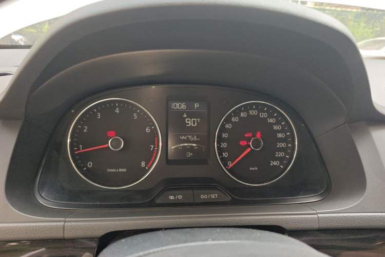 Used Volkswagen Gran Lavida 2013 1.4 TSI Automatic Comfort Model Instrument Cluster