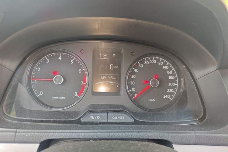 Used Volkswagen Gran Lavida 2013 1.6L Automatic Fashion Model Instrument Cluster