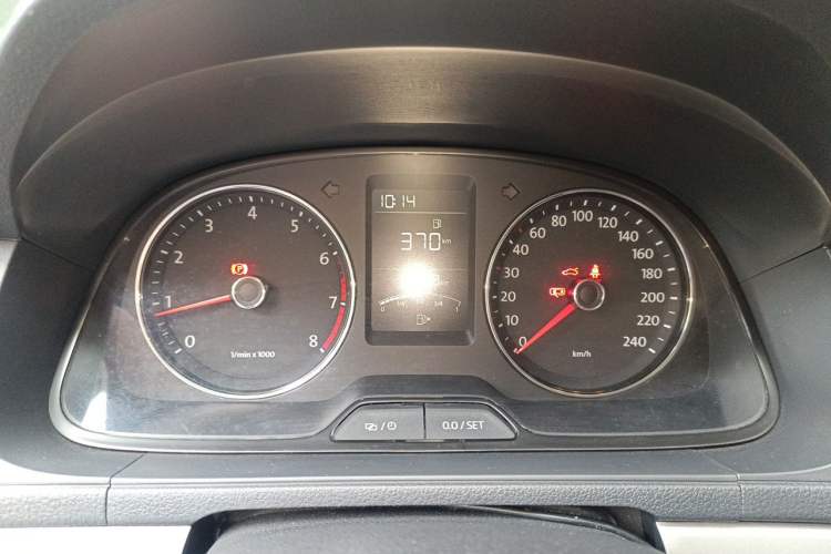 Used Volkswagen Gran Lavida 2013 1.4 TSI Manual Comfort Model Instrument Cluster