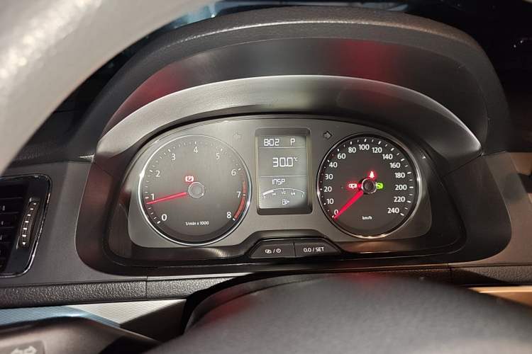 Used Volkswagen Gran Lavida 2013 1.6L Automatic Comfort Model Instrument Cluster