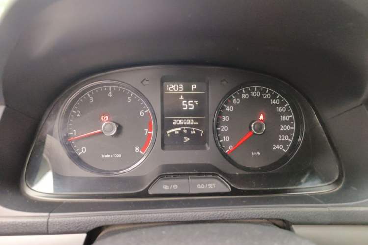 Used Volkswagen Gran Lavida 2013 1.6L Automatic Fashion Model Instrument Cluster
