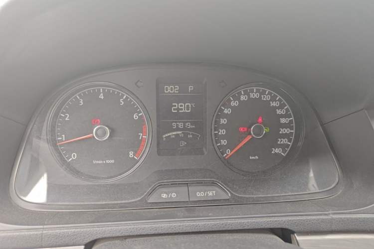 Used Volkswagen Gran Lavida 2013 1.6L Automatic Fashion Model Instrument Cluster