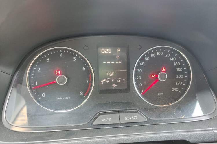 Used Volkswagen Gran Lavida 2013 1.4 TSI Automatic Comfort Model Instrument Cluster