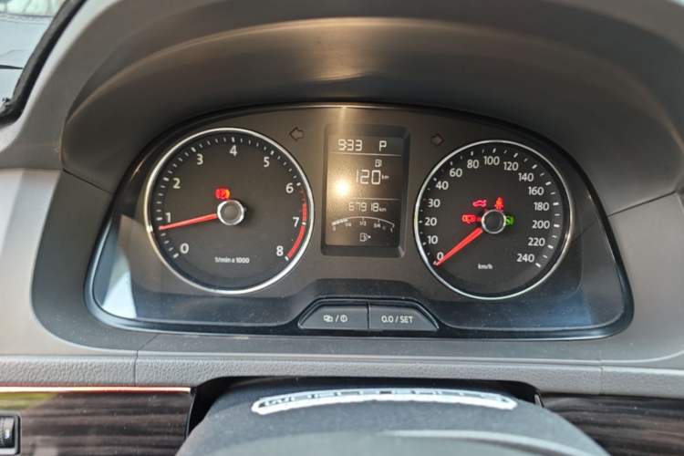 Used Volkswagen Gran Lavida 2013 1.6L Automatic Comfort Model Instrument Cluster