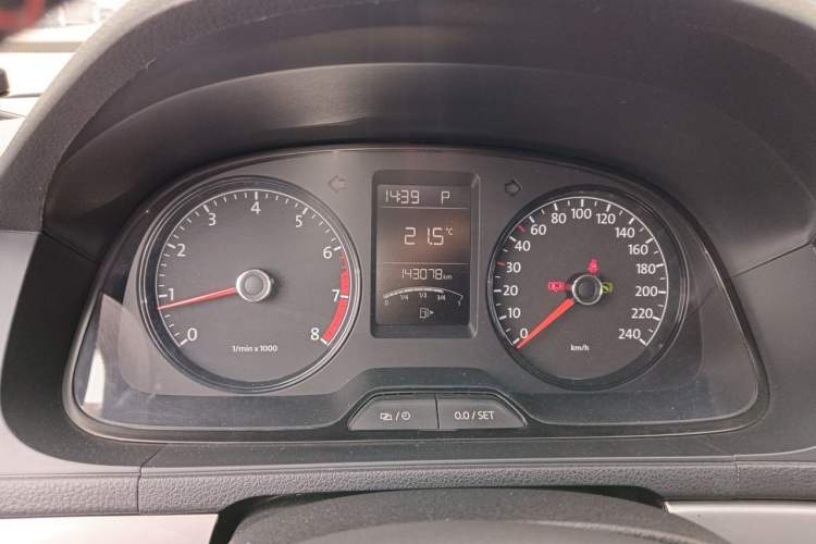 Used Volkswagen Gran Lavida 2013 1.6L Automatic Fashion Model Instrument Cluster