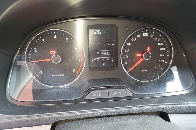 Used Volkswagen Gran Lavida 2013 1.6L Manual Comfort Model Instrument Cluster