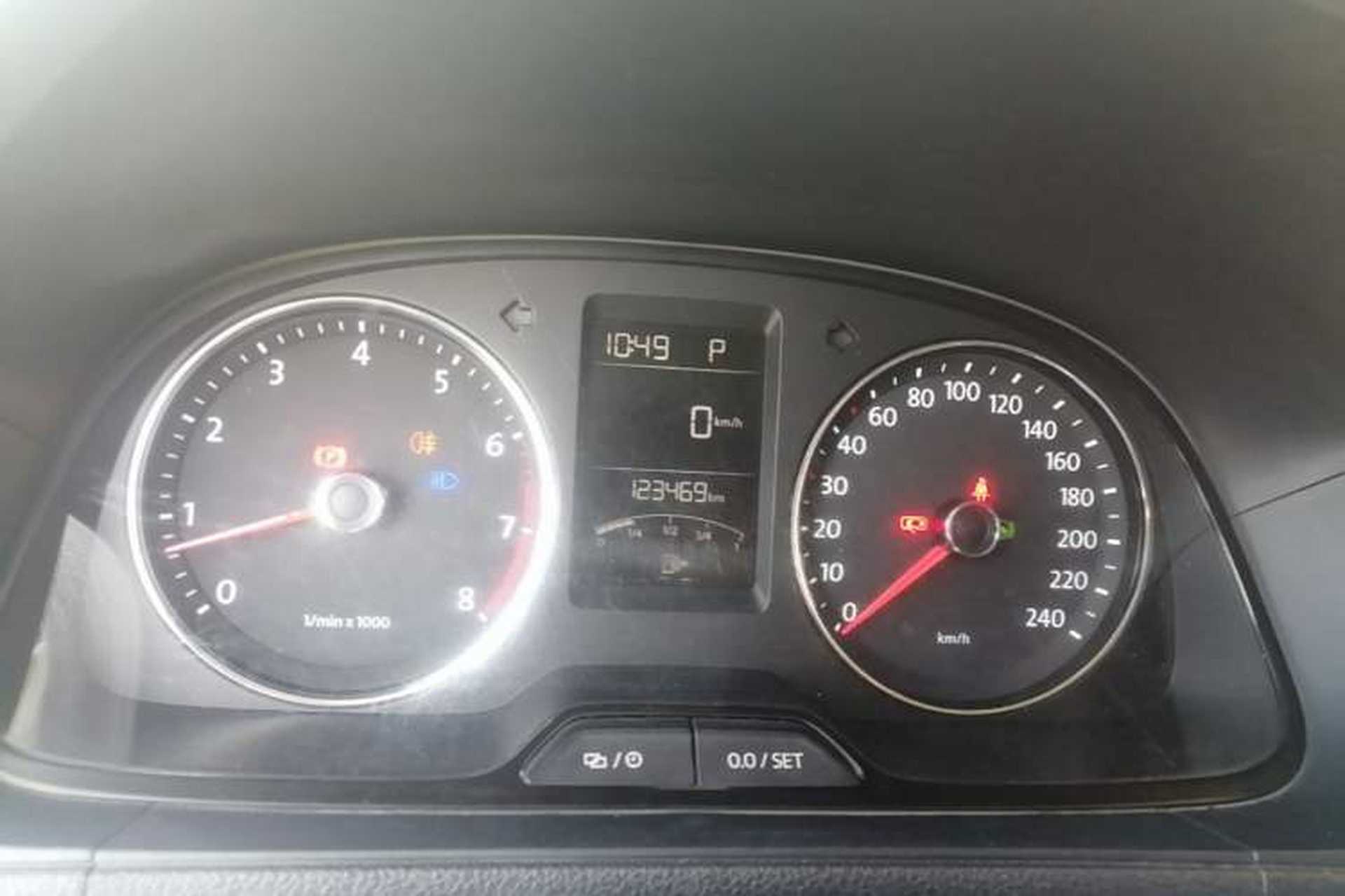 Used Volkswagen Gran Lavida 2013 1.4 TSI Automatic Comfort Model Instrument Cluster