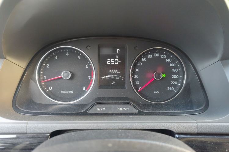 Used Volkswagen Gran Lavida 2013 1.4 TSI Automatic Comfort Model Instrument Cluster