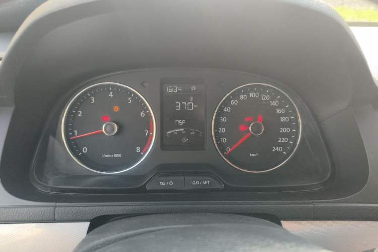 Used Volkswagen Gran Lavida 2013 1.4 TSI Automatic Comfort Model Instrument Cluster