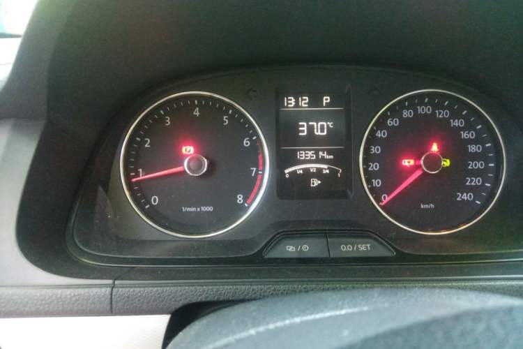 Used Volkswagen Gran Lavida 2013 1.4 TSI Automatic Comfort Model Instrument Cluster