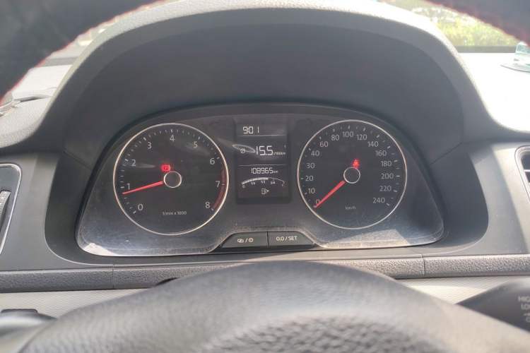 Used Volkswagen Gran Lavida 2013 1.6L Manual Comfort Model Instrument Cluster