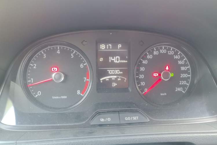 Used Volkswagen Gran Lavida 2013 1.6L Automatic Fashion Model Instrument Cluster