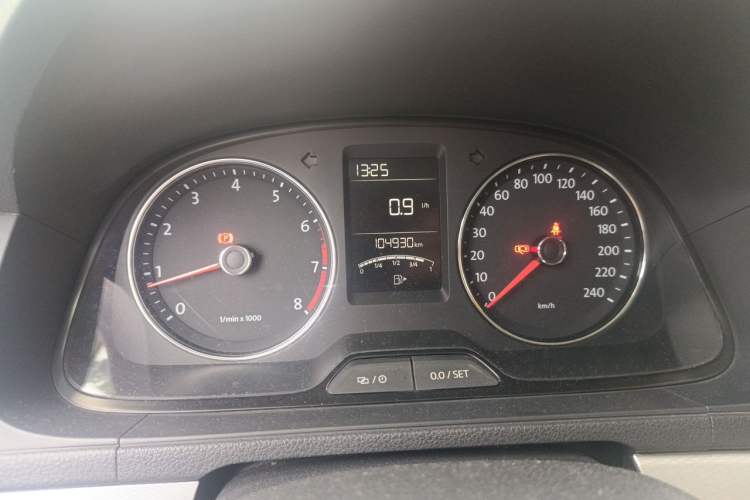 Used Volkswagen Gran Lavida 2013 1.6L Manual Fashion Model Instrument Cluster