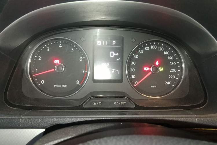 Used Volkswagen Gran Lavida 2013 1.6L Automatic Comfort Model Instrument Cluster
