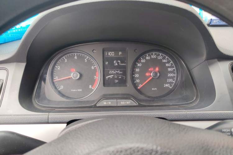 Used Volkswagen Gran Lavida 2013 1.6L Automatic Fashion Model Instrument Cluster