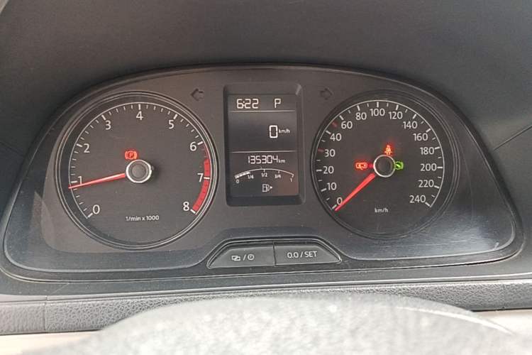 Used Volkswagen Gran Lavida 2013 1.6L Automatic Fashion Model Instrument Cluster