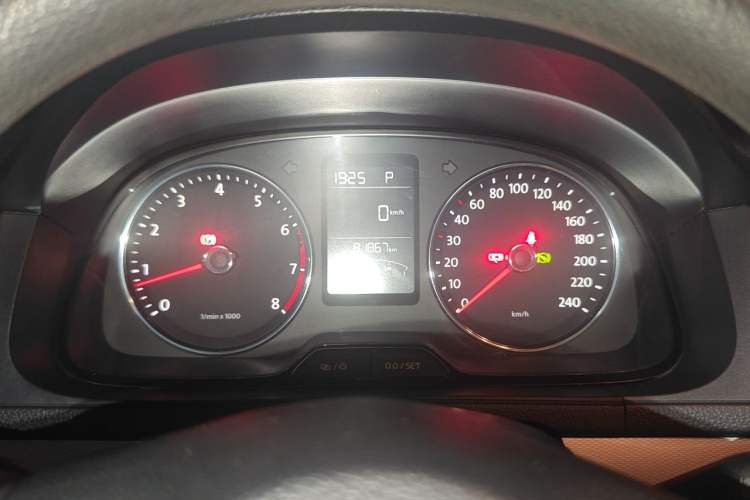 Used Volkswagen Gran Lavida 2013 1.4 TSI Automatic Comfort Model Instrument Cluster