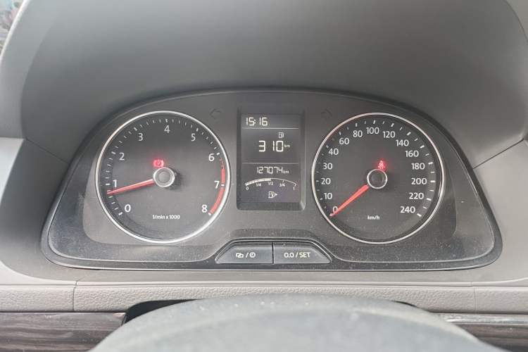 Used Volkswagen Gran Lavida 2013 1.6L Manual Comfort Model Instrument Cluster