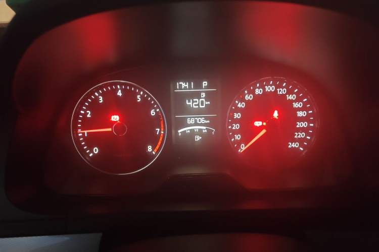 Used Volkswagen Gran Lavida 2013 1.6L Automatic Comfort Model Instrument Cluster
