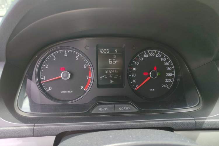 Used Volkswagen Gran Lavida 2013 1.6L Automatic Fashion Model Instrument Cluster