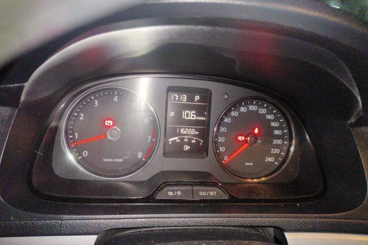 Used Volkswagen Gran Lavida 2013 1.4 TSI Automatic Comfort Model Instrument Cluster